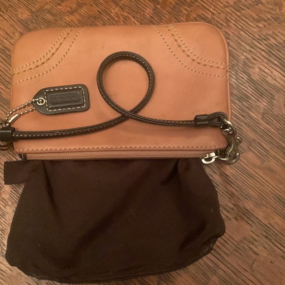 Coach Leatherware Vintage Tan Leather Wristlet - Picture 10 of 10